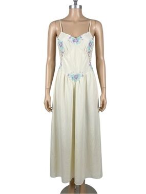 Oscar de la Renta for Swirl Vintage 80’ Ivory Floral EmbroideredNightgown Small